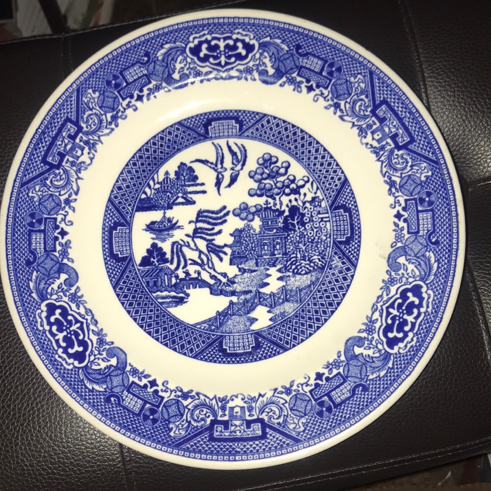 9 inch dinner plate willow ware royal China